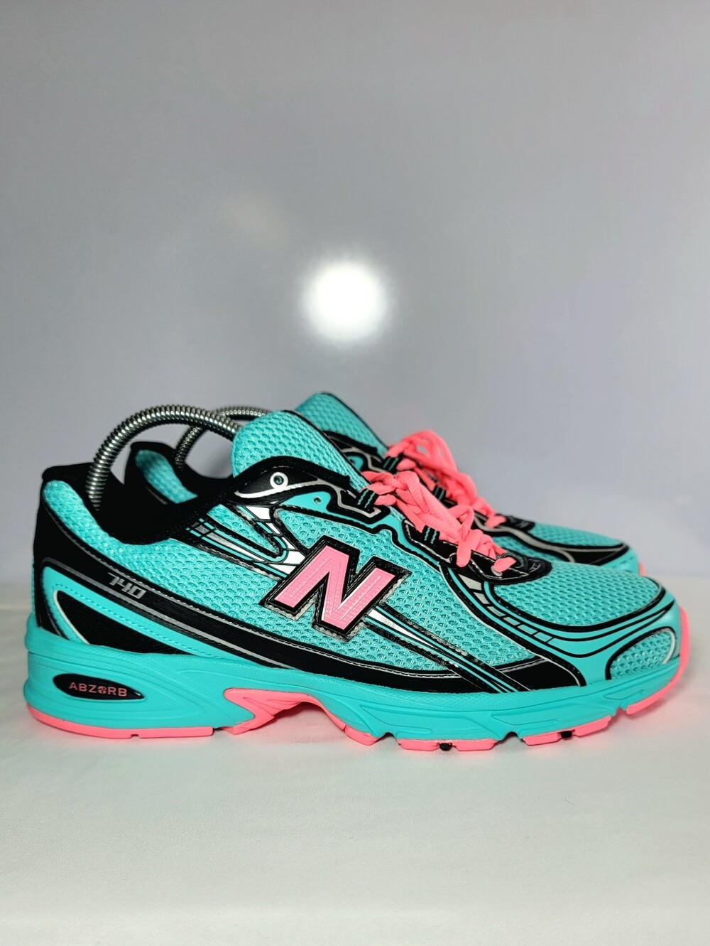 New Balance Mens Size 11.5 / Women Size 13, 740v2 Cyber Jade Sneaker's.